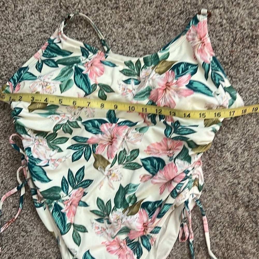 Palisades swimsuit - Picture 2 of 6